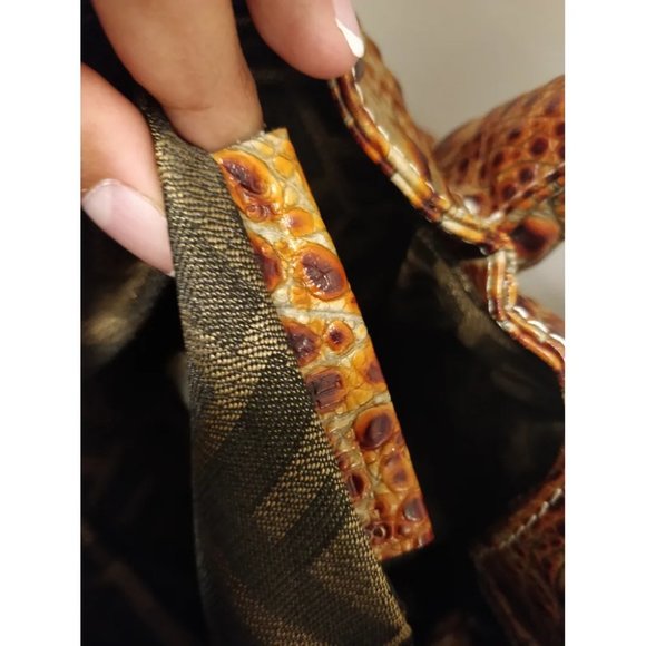 🦄🦄🦄 Vintage Fendi Spy Bag 🦄🦄🦄 - Picture 10 of 12